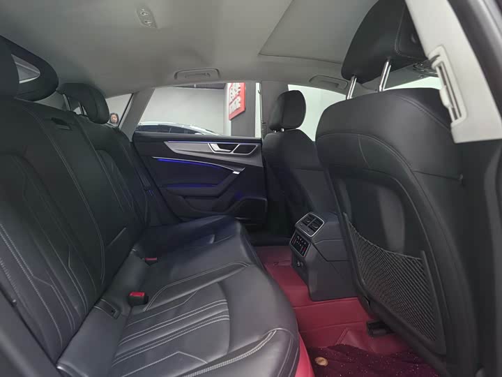 Фото 13 - Audi A7