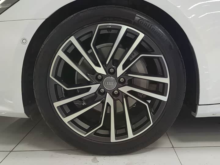 Фото 7 - Audi A7