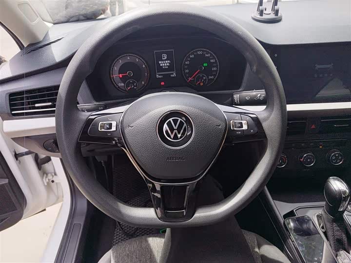 Фото 11 - Volkswagen Lavida