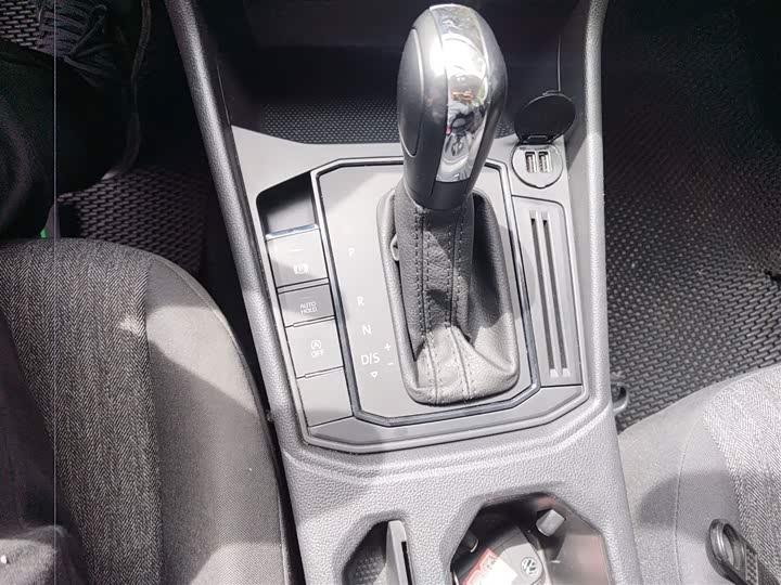 Фото 14 - Volkswagen Lavida