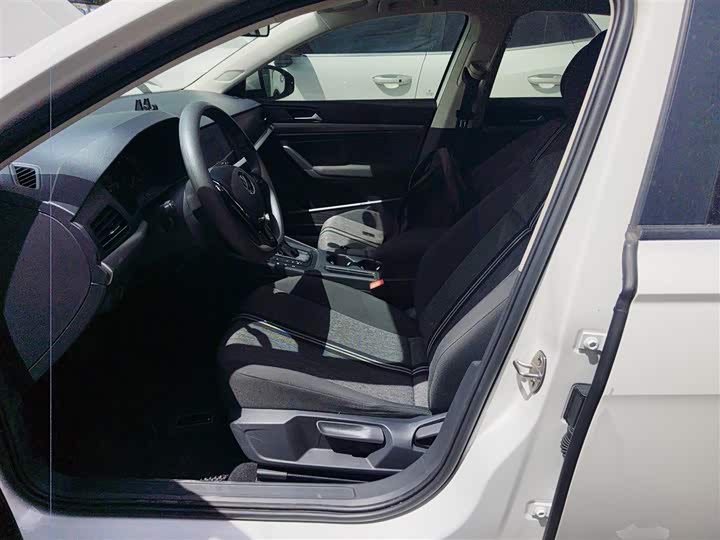 Фото 15 - Volkswagen Lavida