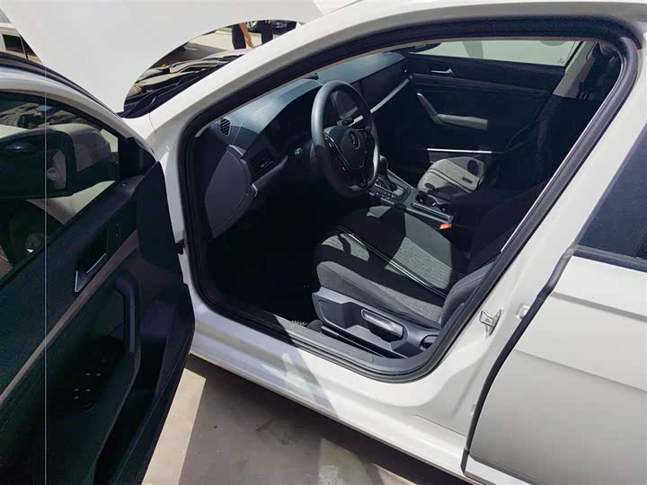 Фото 16 - Volkswagen Lavida