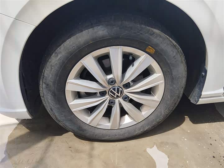 Фото 23 - Volkswagen Lavida