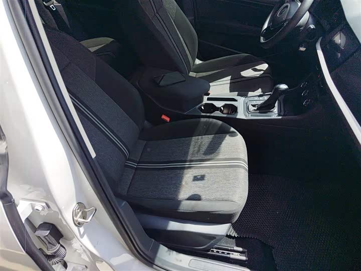 Фото 25 - Volkswagen Lavida