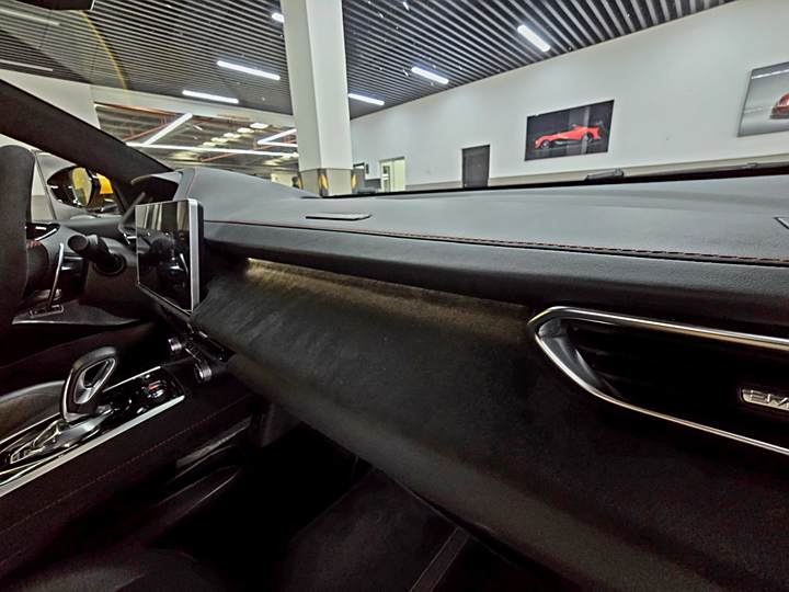 Фото 12 - Lotus Emira