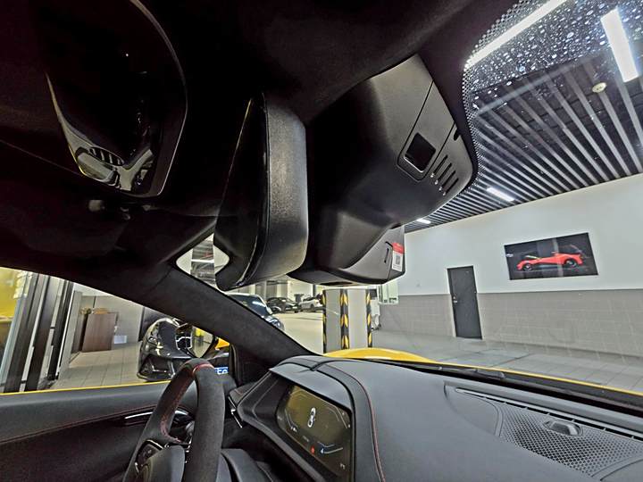 Фото 15 - Lotus Emira