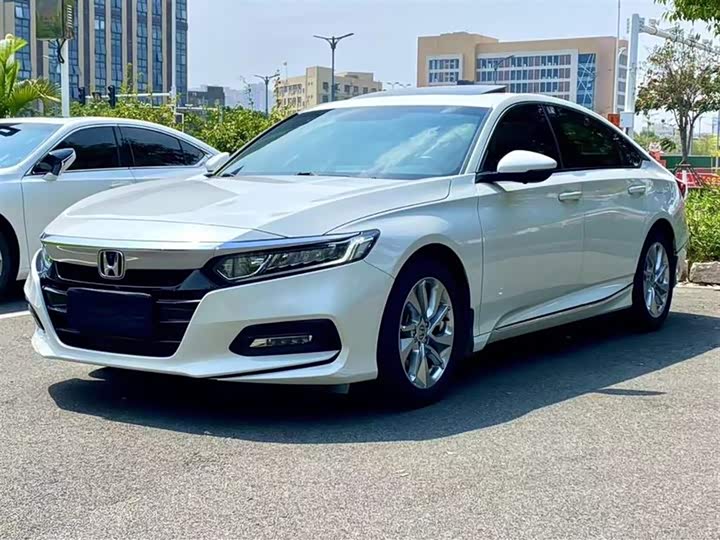 Фото 1 - Honda Accord