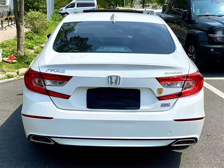 Фото 12 - Honda Accord