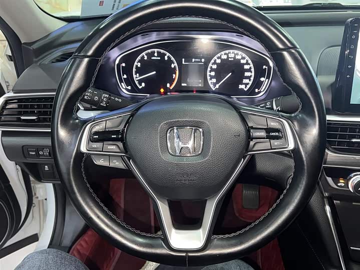 Фото 2 - Honda Accord