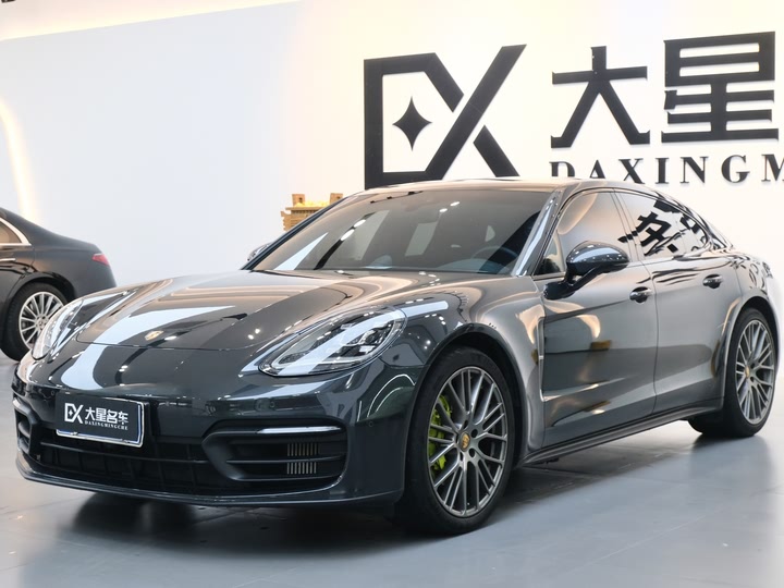 Фото 1 - Porsche Panamera