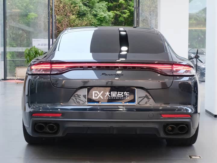 Фото 2 - Porsche Panamera