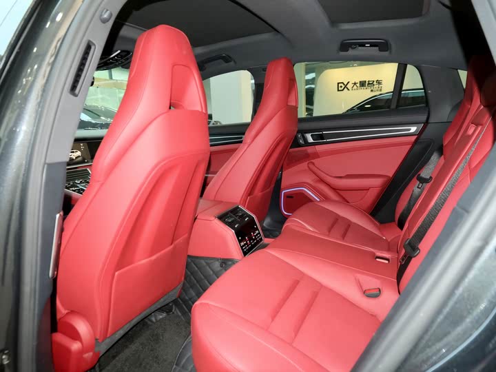 Фото 7 - Porsche Panamera