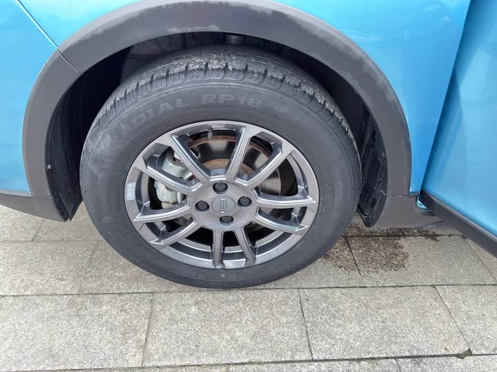 Фото 14 - Geely Vision X3