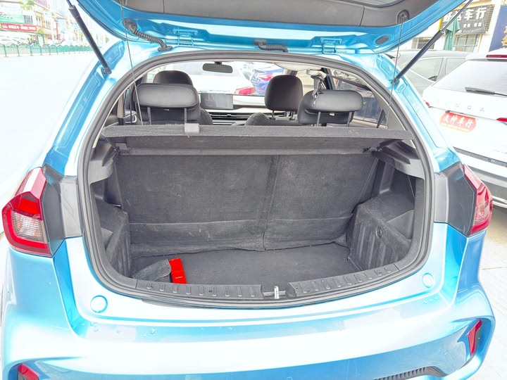 Фото 16 - Geely Vision X3