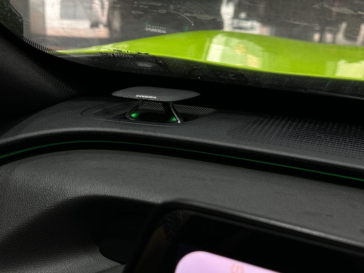 Фото 12 - XPeng P7