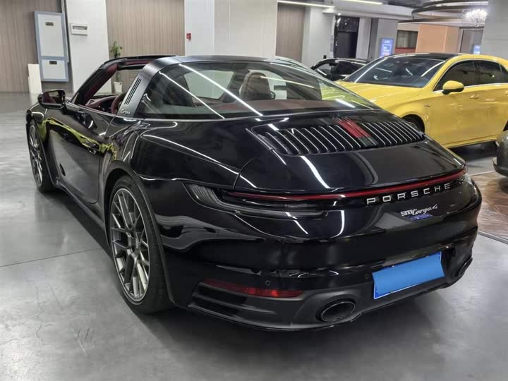 Фото 3 - Porsche 911