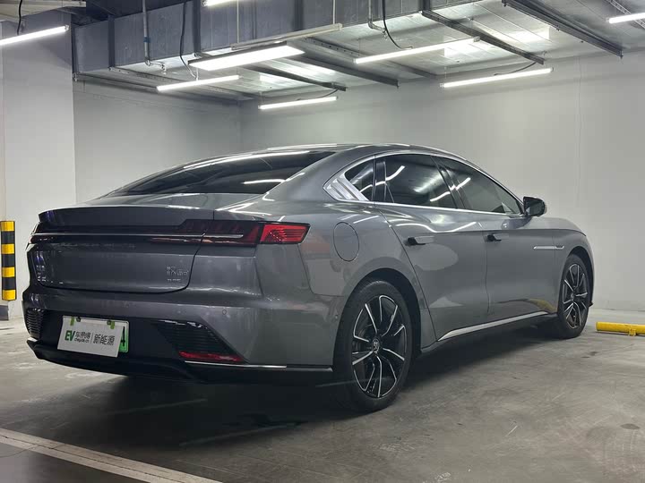 Фото 19 - BYD Han