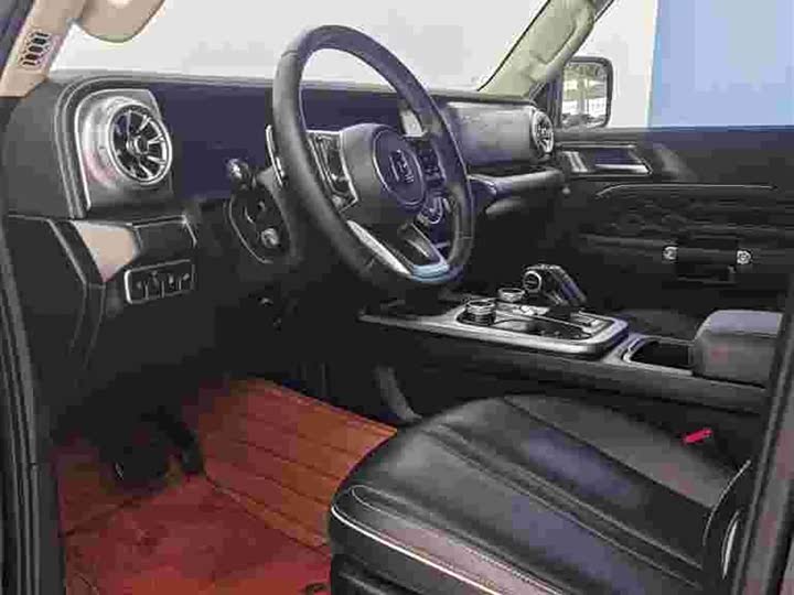 Фото 7 - Tank 300