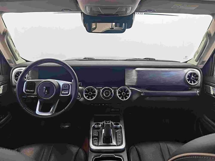 Фото 9 - Tank 300