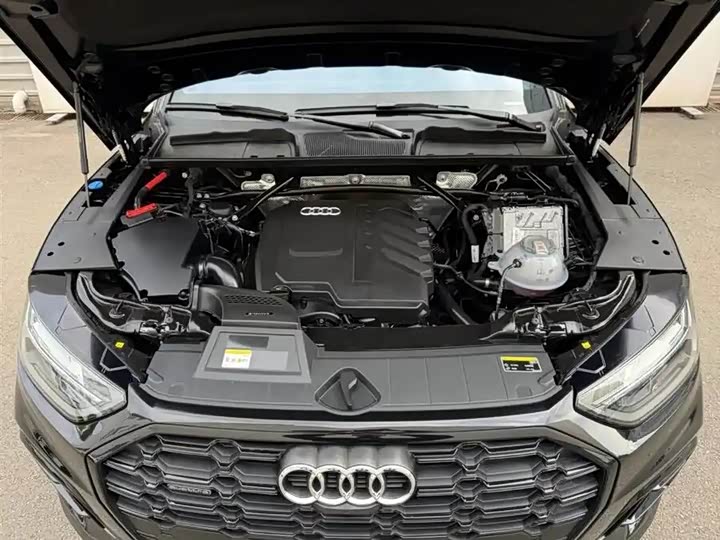 Фото 5 - Audi Q5L