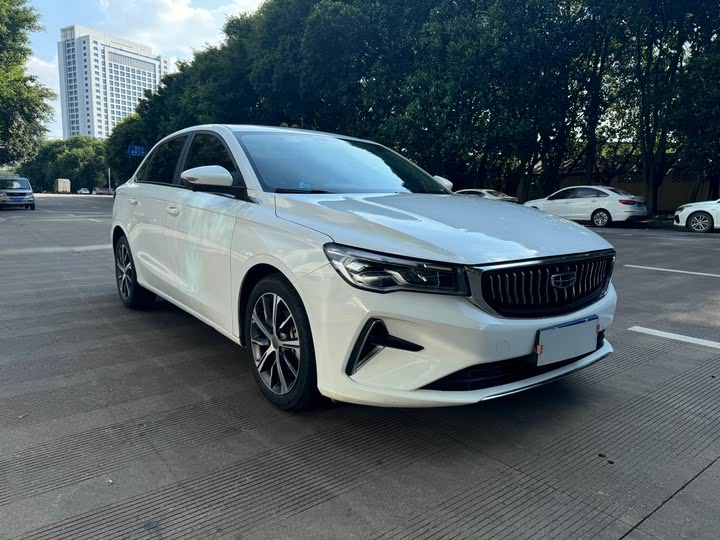 Фото 3 - Geely Emgrand