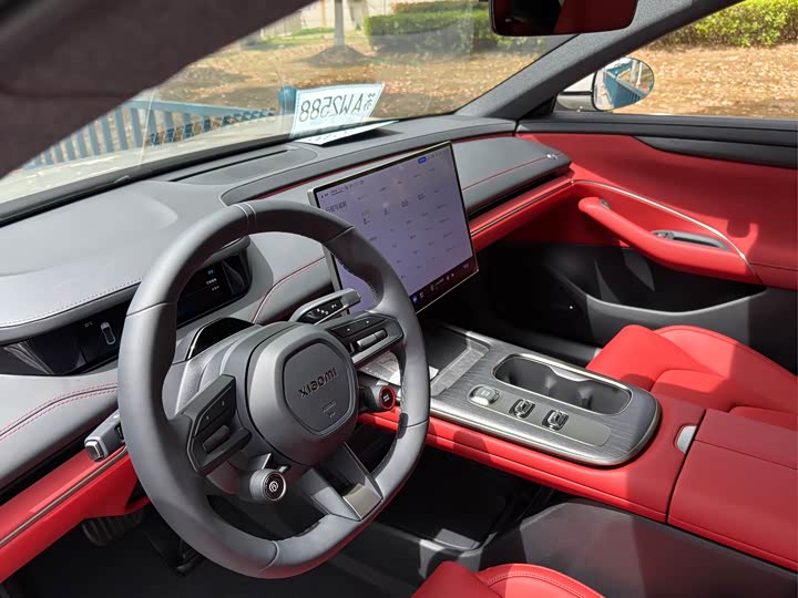 Фото 10 - Xiaomi SU7