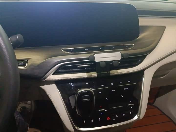 Фото 16 - Buick GL8 ES