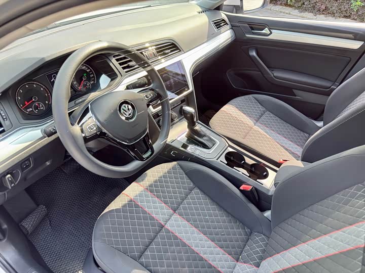 Фото 10 - Volkswagen Lamando L