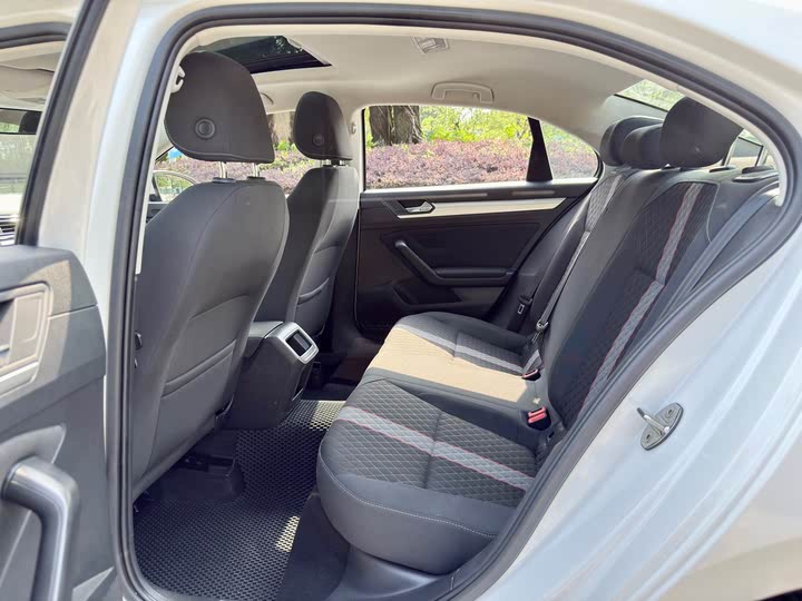 Фото 11 - Volkswagen Lamando L