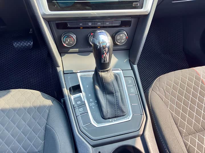 Фото 13 - Volkswagen Lamando L