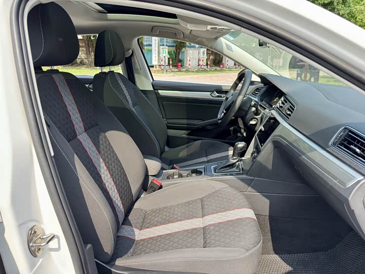 Фото 18 - Volkswagen Lamando L