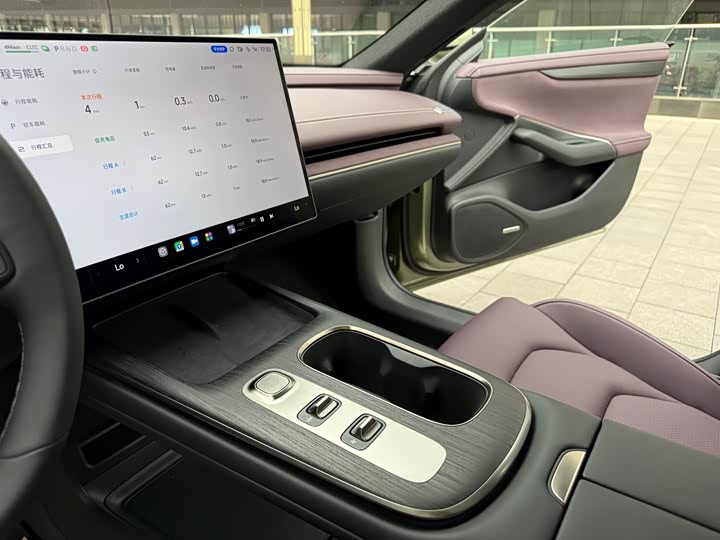 Фото 10 - Xiaomi SU7