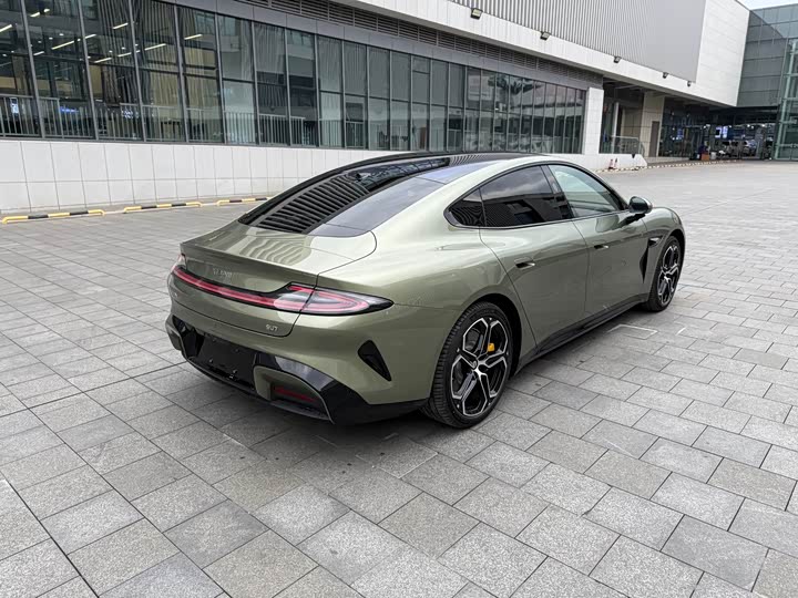 Фото 15 - Xiaomi SU7