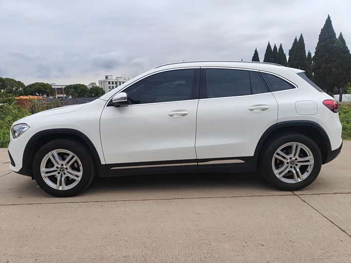 Фото 3 - Mercedes-Benz GLA-Class