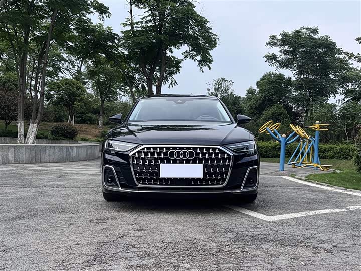 Фото 16 - Audi A8