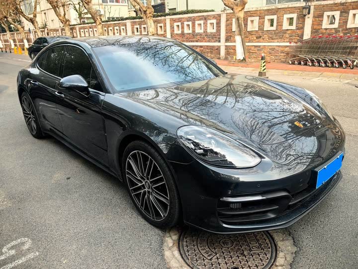 Фото 3 - Porsche Panamera