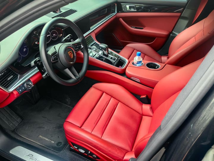 Фото 8 - Porsche Panamera