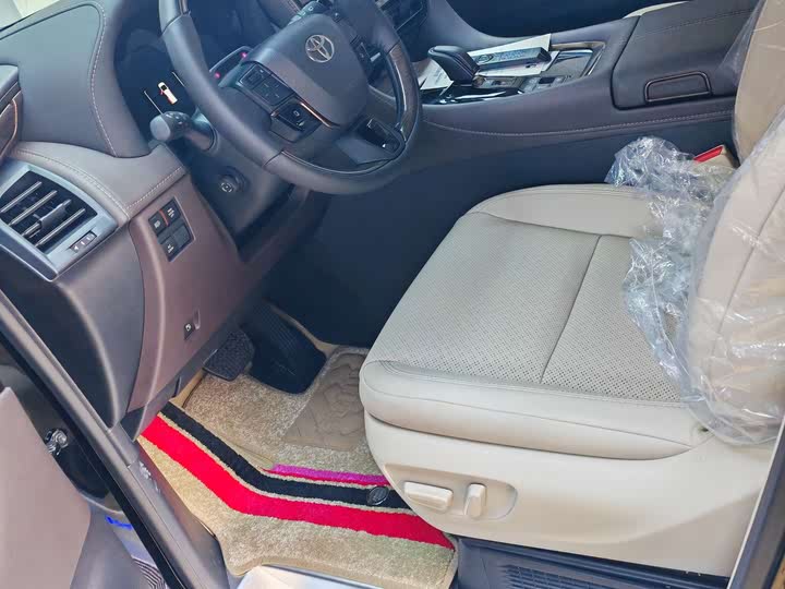 Photo 10 - Toyota Alphard