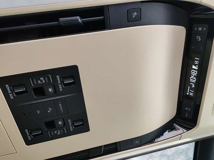 Photo 18 - Toyota Alphard