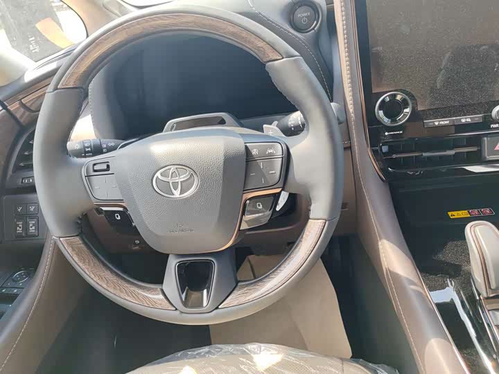 Photo 9 - Toyota Alphard