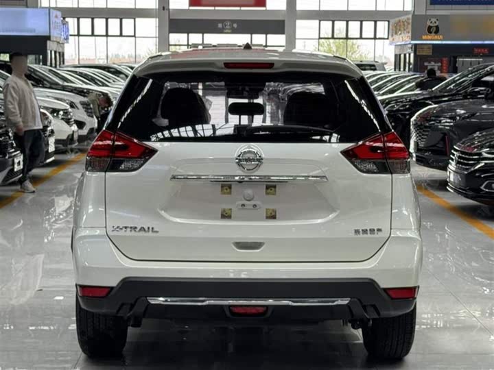 Фото 11 - Nissan X-Trail