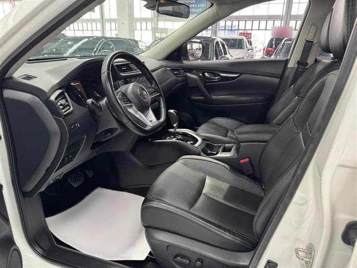 Фото 14 - Nissan X-Trail