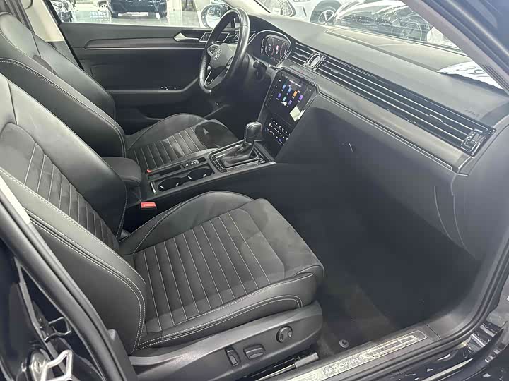 Фото 12 - Volkswagen Magotan