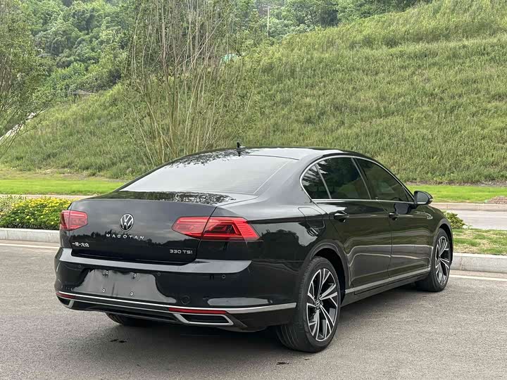 Фото 19 - Volkswagen Magotan