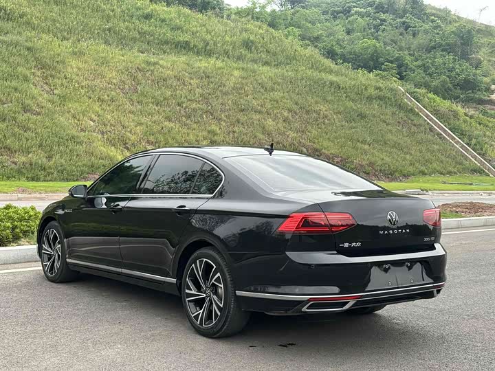 Фото 21 - Volkswagen Magotan