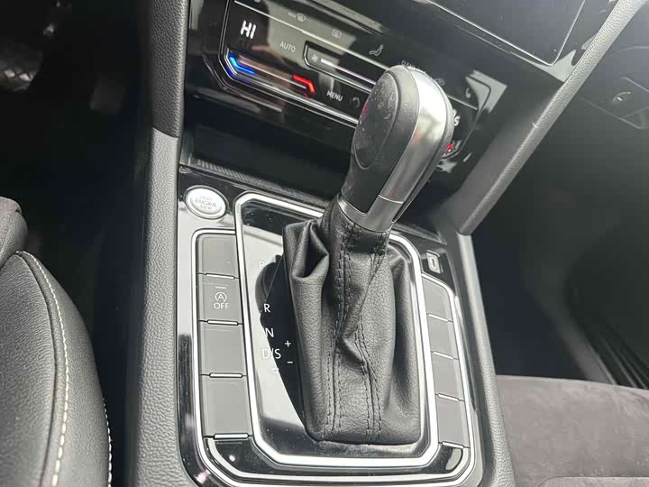 Фото 29 - Volkswagen Magotan