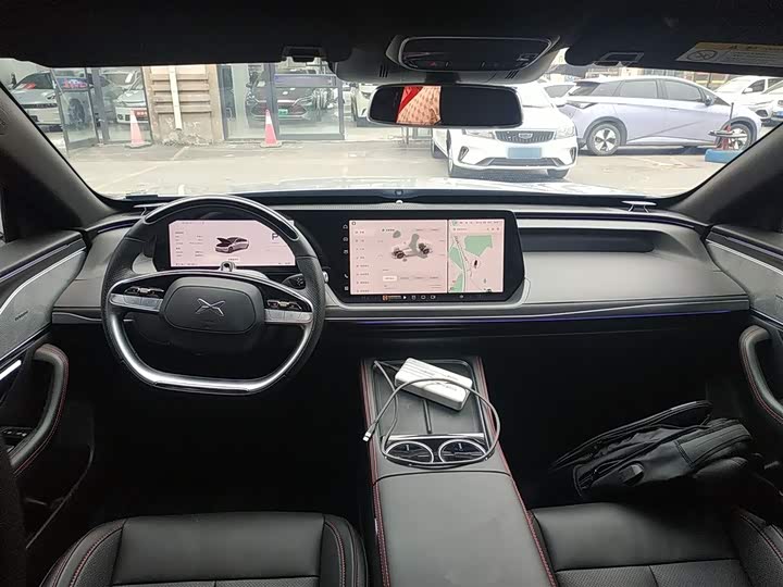 Фото 10 - XPeng P7