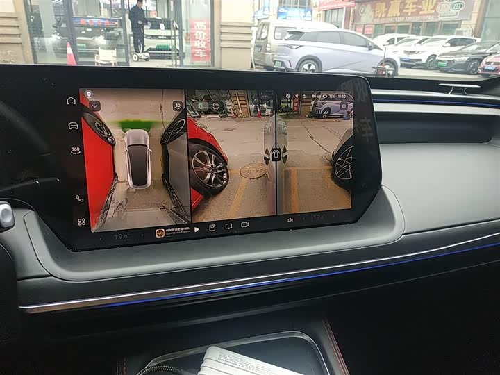 Фото 13 - XPeng P7