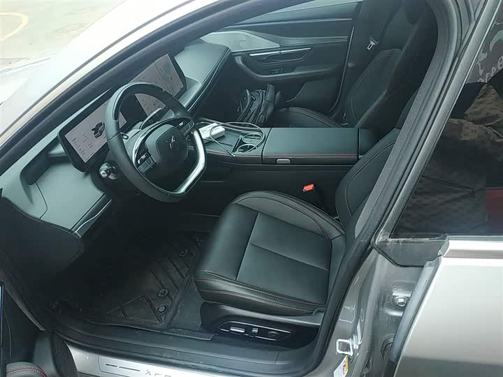 Фото 15 - XPeng P7