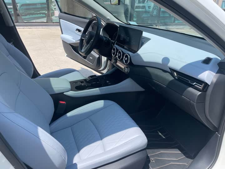 Фото 10 - Nissan Sylphy